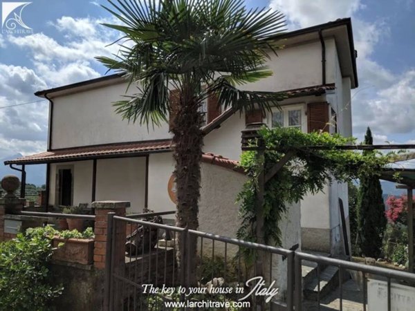 casa indipendente in vendita ad Aulla
