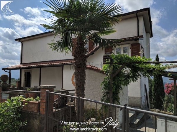 casa indipendente in vendita ad Aulla
