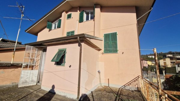 casa indipendente in vendita ad Aulla