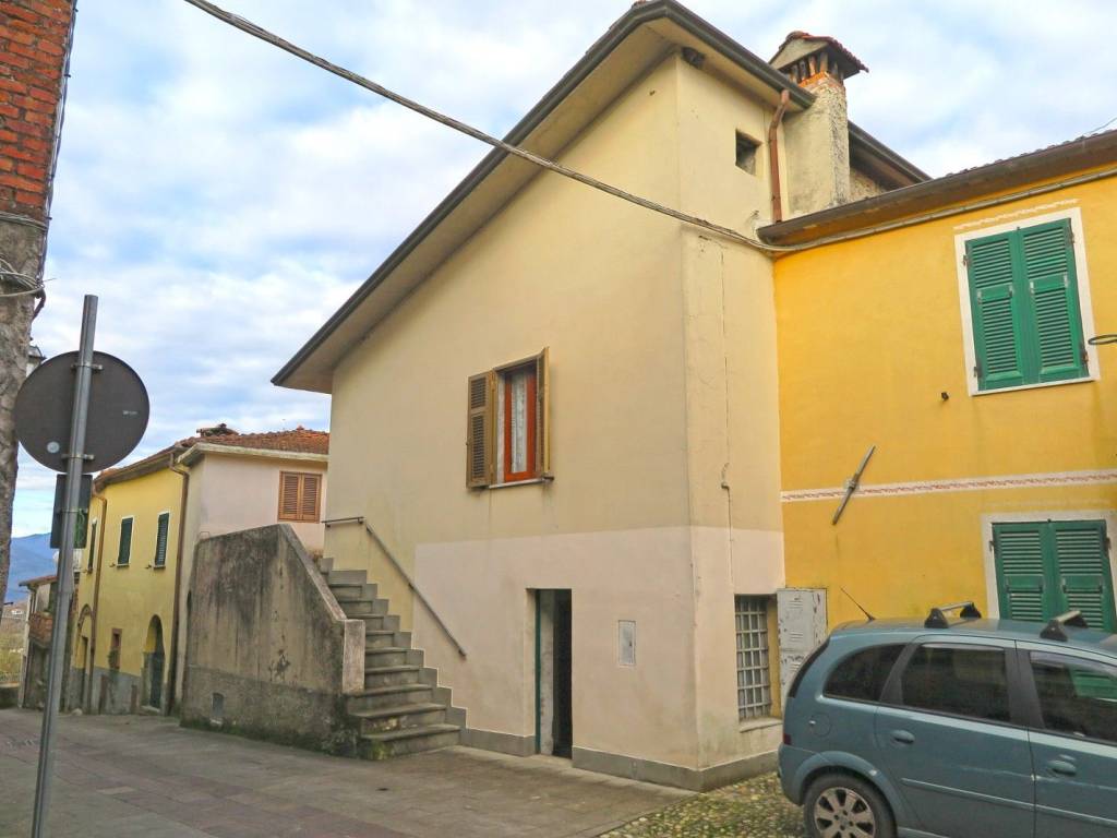 casa indipendente in vendita ad Aulla