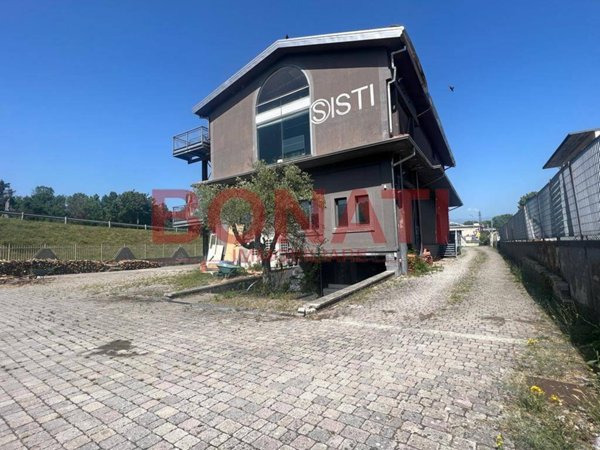 locale commerciale in vendita ad Aulla