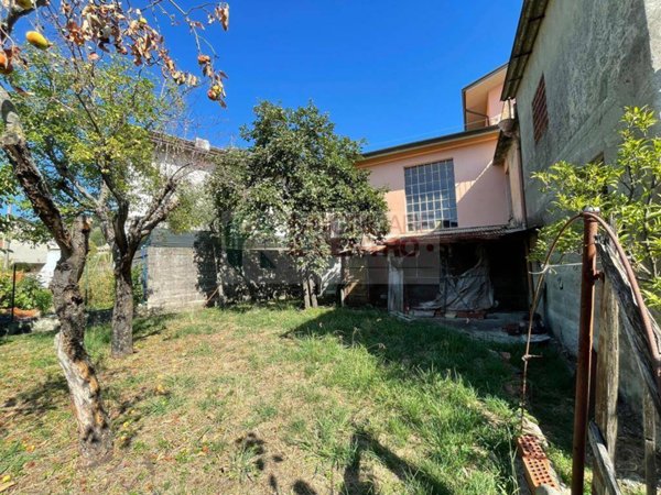 casa indipendente in vendita ad Aulla