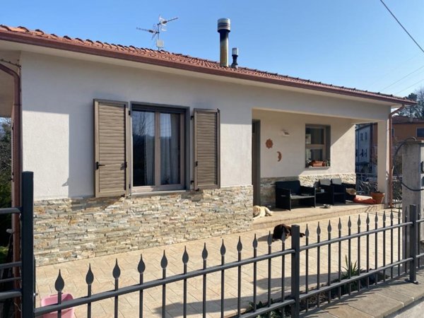 casa indipendente in vendita ad Aulla