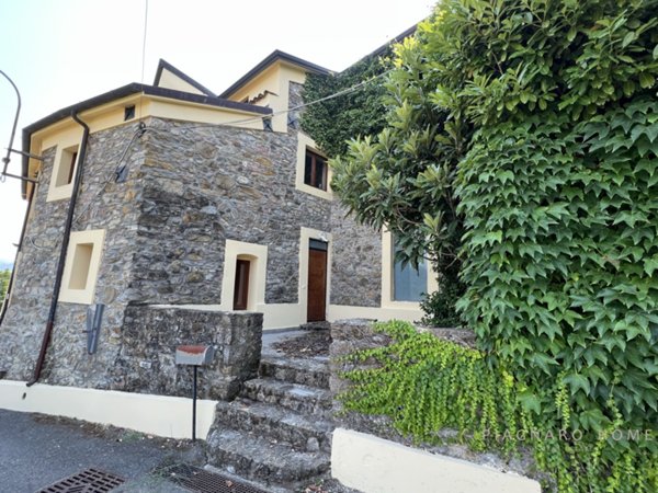 casa indipendente in vendita ad Aulla