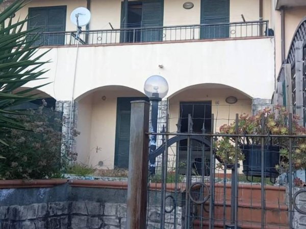 casa indipendente in vendita ad Aulla