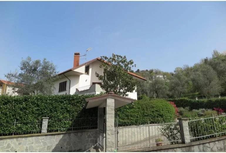 casa indipendente in vendita ad Aulla