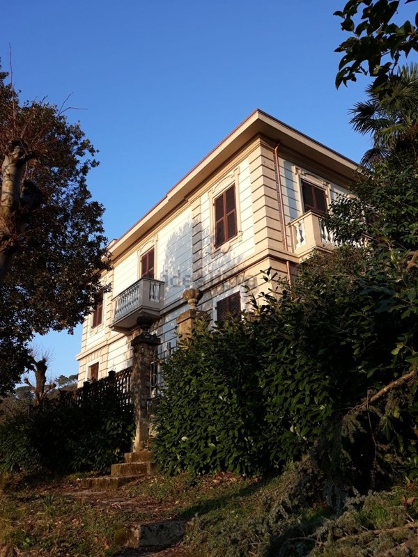 casa indipendente in vendita ad Aulla