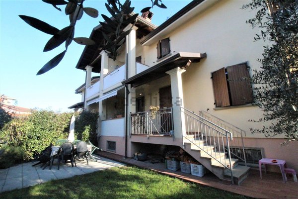 casa indipendente in vendita ad Aulla