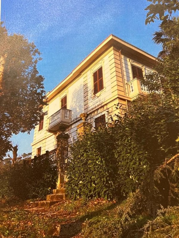 casa indipendente in vendita ad Aulla