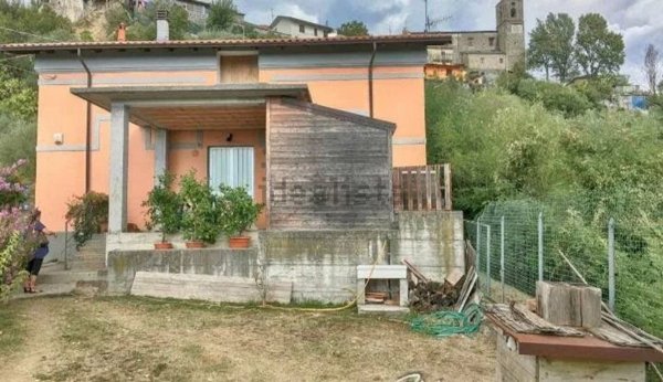 casa indipendente in vendita ad Aulla