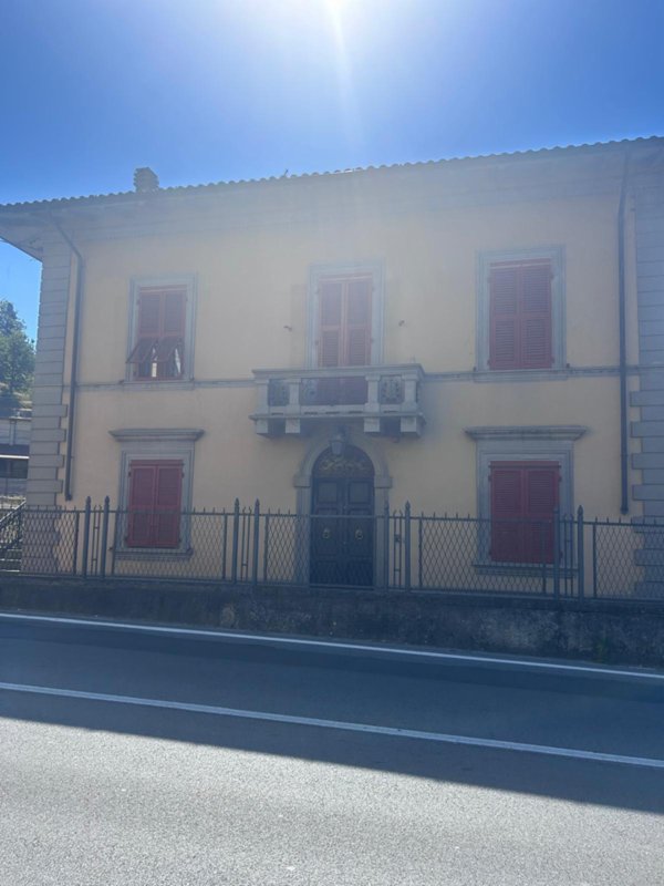casa semindipendente in vendita ad Aulla