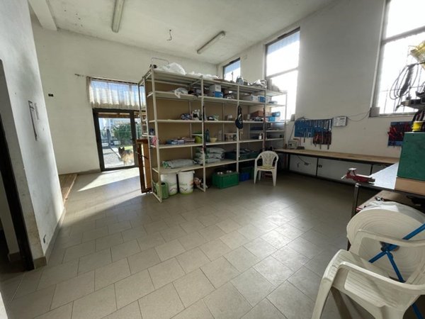locale commerciale in vendita ad Aulla