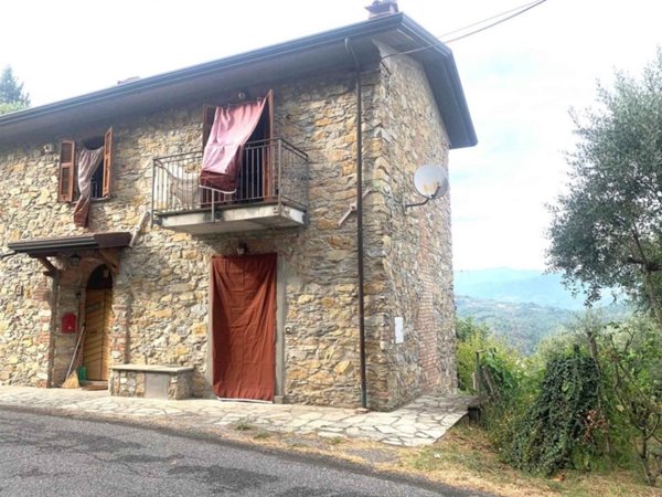 casa indipendente in vendita ad Aulla