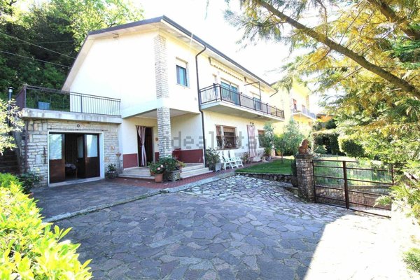 casa indipendente in vendita ad Aulla