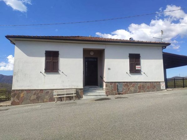 casa indipendente in vendita ad Aulla