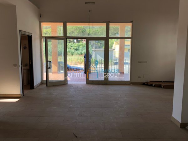 locale commerciale in vendita ad Aulla