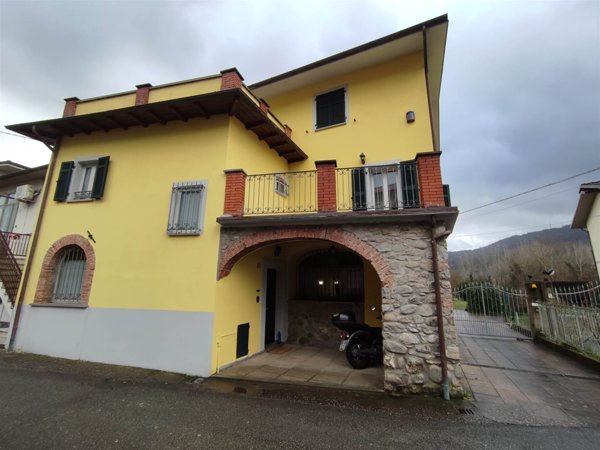 casa indipendente in vendita ad Aulla