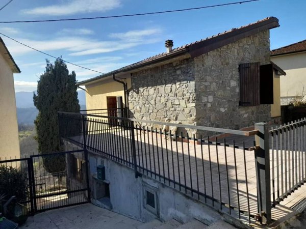 casa indipendente in vendita ad Aulla