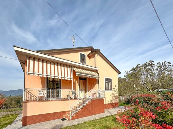 casa indipendente in vendita ad Aulla