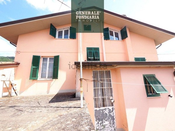 casa indipendente in vendita ad Aulla