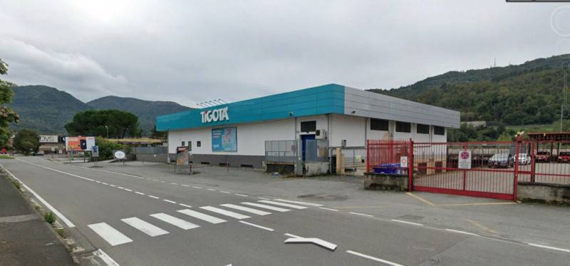 locale di sgombero in vendita ad Aulla