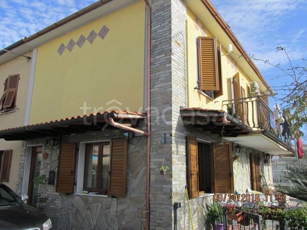 casa indipendente in vendita ad Aulla
