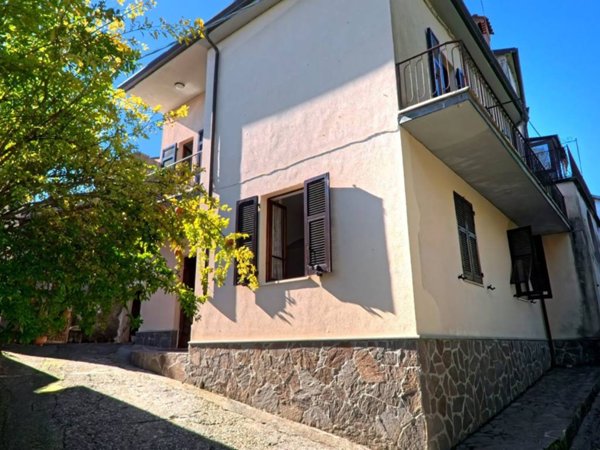 casa indipendente in vendita ad Aulla