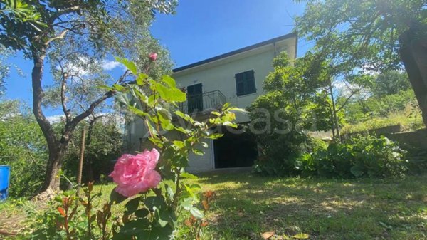 casa indipendente in vendita ad Aulla