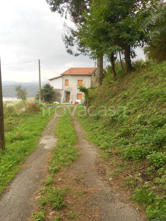 casa indipendente in vendita ad Aulla