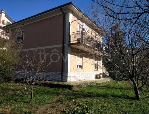 casa indipendente in vendita ad Aulla