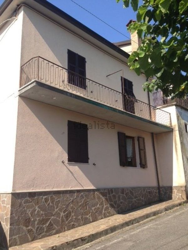 casa semindipendente in vendita ad Aulla