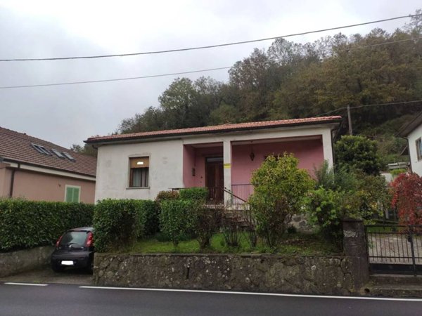 casa indipendente in vendita ad Aulla