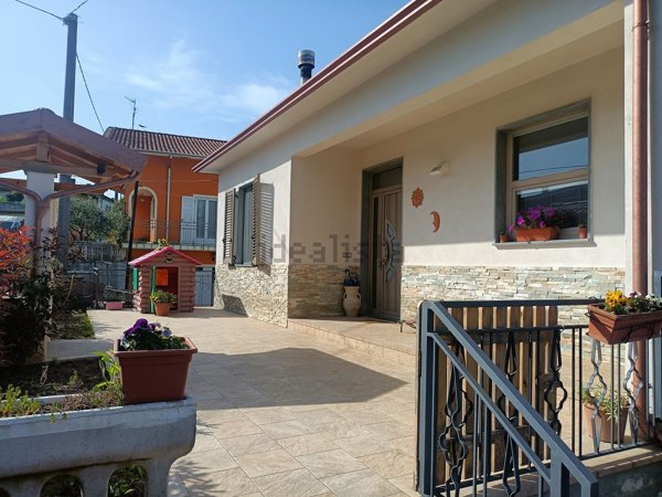 casa indipendente in vendita ad Aulla