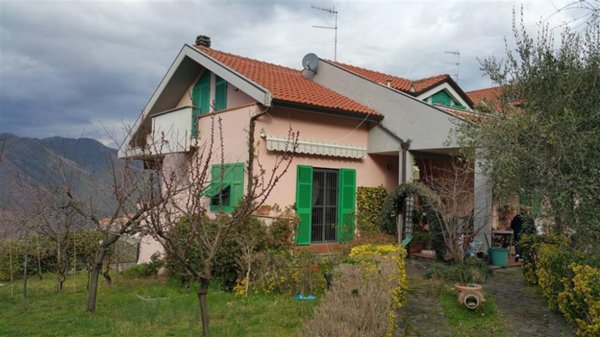 casa indipendente in vendita ad Aulla
