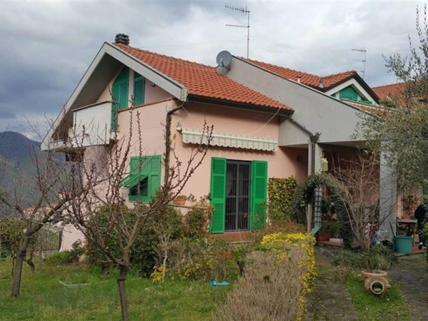 casa indipendente in vendita ad Aulla