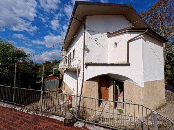 casa indipendente in vendita ad Aulla