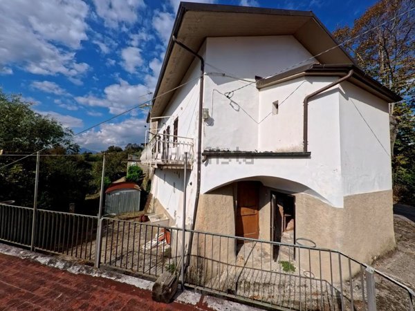 casa semindipendente in vendita ad Aulla