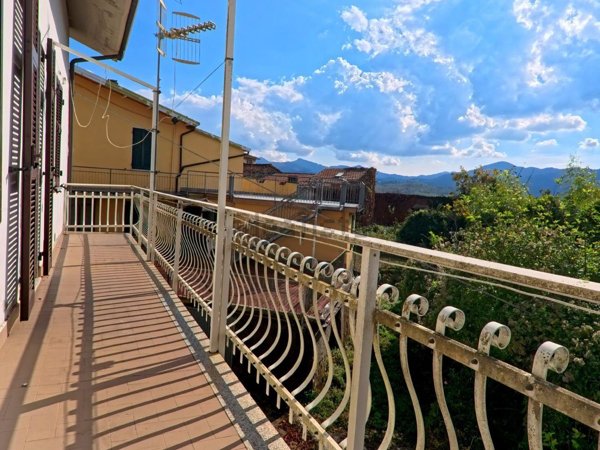 casa semindipendente in vendita ad Aulla