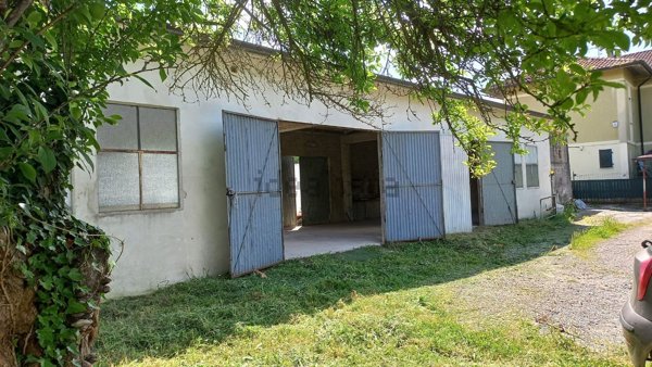 capannone in vendita ad Aulla