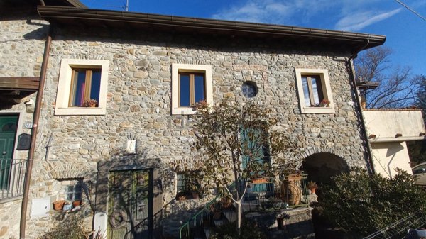 casa indipendente in vendita ad Aulla