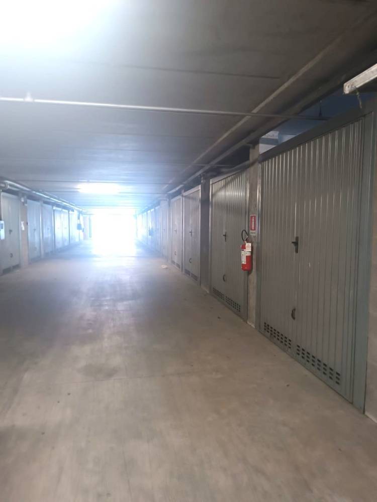 locale di sgombero in vendita ad Aulla