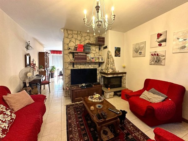 casa indipendente in vendita ad Aulla