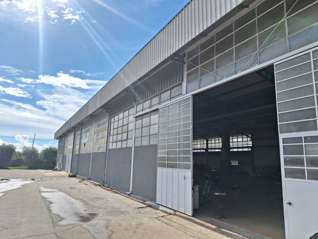 locale commerciale in vendita ad Aulla