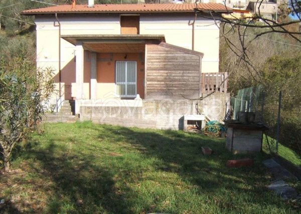 casa indipendente in vendita ad Aulla