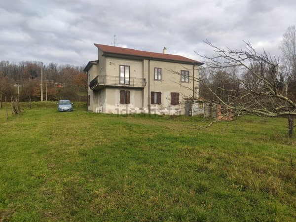 casa indipendente in vendita ad Aulla