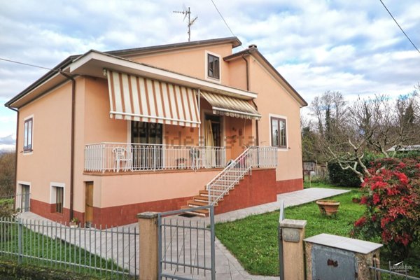 casa indipendente in vendita ad Aulla