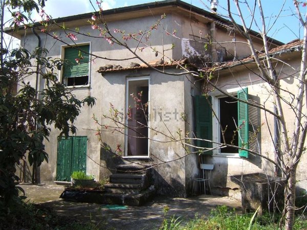 casa semindipendente in vendita ad Aulla