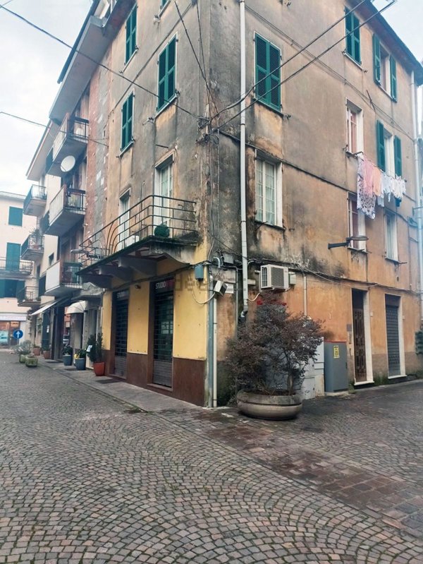 locale commerciale in vendita ad Aulla