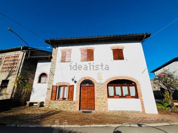 casa indipendente in vendita ad Aulla