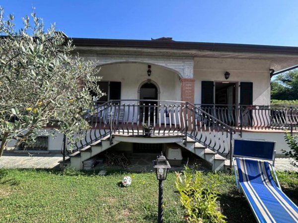 casa indipendente in vendita ad Aulla